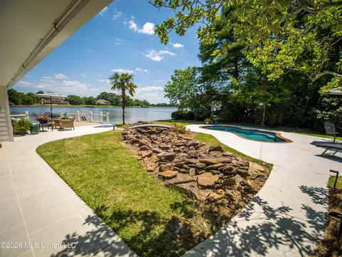 Exterior - 166 Bridgewater Dr, Madison, MS 39110 photo 2 of 7