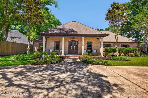 3302 Government St, Ocean Springs, MS 39564