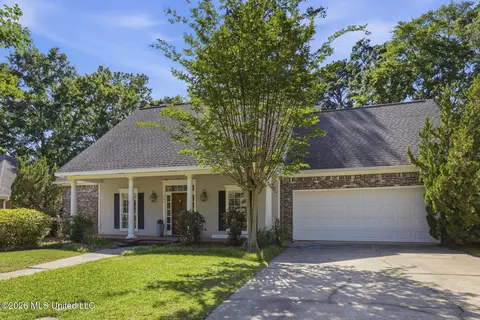 409 Forest Ln, Ridgeland, MS 39157
