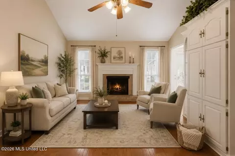 Living - 33 Mclain Ct, Jackson, MS 39211 photo 2 of 2