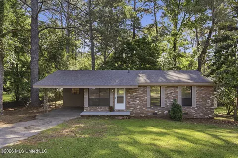 815 Mamie Dr, Mendenhall, MS 39114