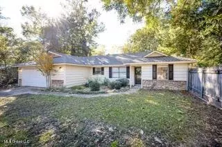 205 Halstead Rd, Ocean Springs, MS 39564