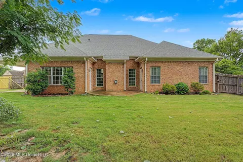 Exterior - 704 Shadow View Dr, Hernando, MS 38632 photo 7 of 9