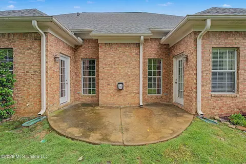 Exterior - 704 Shadow View Dr, Hernando, MS 38632 photo 6 of 9