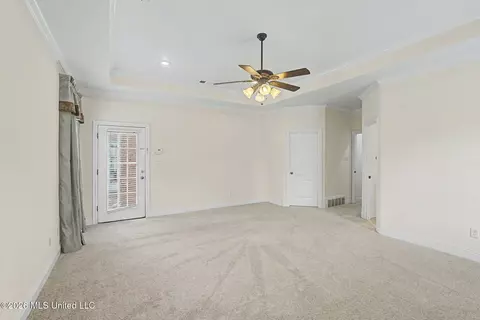 Living - 704 Shadow View Dr, Hernando, MS 38632 photo 6 of 6