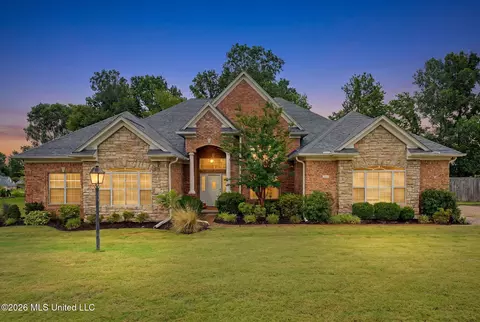 704 Shadow View Dr, Hernando, MS 38632