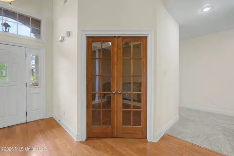 Entry Way - 704 Shadow View Dr, Hernando, MS 38632 photo 3 of 4