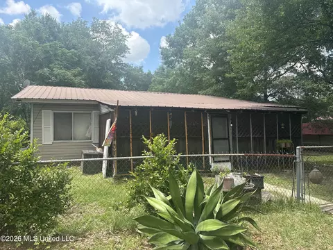 301 Mcswain Rd, Hattiesburg, MS 39401
