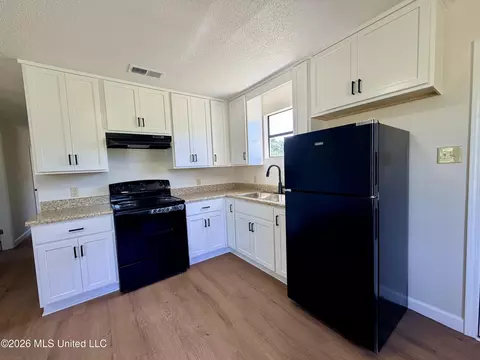 Kitchen - 184 Brushy Creek Rd, Lucedale, MS 39452 photo 1 of 2