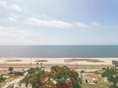 690 Beach Dr, Gulfport, MS 39507