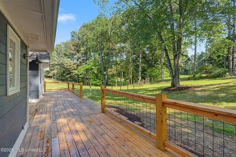 Exterior - 66 S Robertson Rd, Hernando, MS 38632 photo 3 of 7