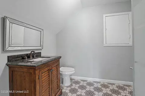Bath - 66 S Robertson Rd, Hernando, MS 38632 photo 4 of 5