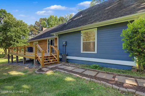 Exterior - 66 S Robertson Rd, Hernando, MS 38632 photo 4 of 7