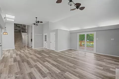 Living - 66 S Robertson Rd, Hernando, MS 38632 photo 2 of 2