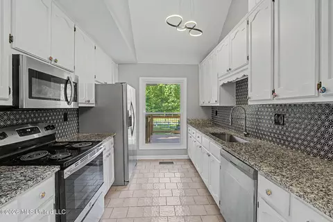 Kitchen - 66 S Robertson Rd, Hernando, MS 38632 photo 1 of 1