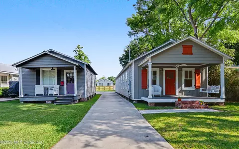 1309 Bowen Ave, Ocean Springs, MS 39564