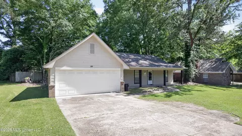 4821 Cottonwood Ln, Jackson, MS 39212