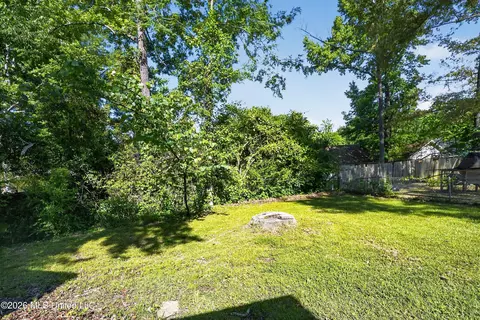 Exterior - 1127 Oak Glen Pl, Jackson, MS 39212 photo 2 of 3