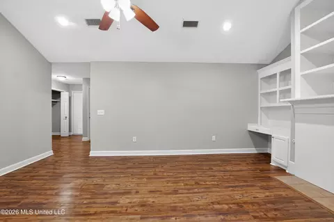 Living - 1127 Oak Glen Pl, Jackson, MS 39212 photo 2 of 10