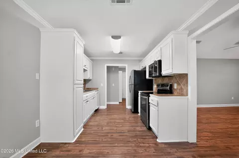 Entry Way - 1127 Oak Glen Pl, Jackson, MS 39212 photo 1 of 1