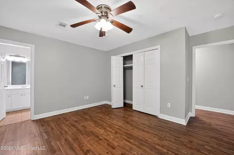 Bedroom - 1127 Oak Glen Pl, Jackson, MS 39212 photo 2 of 5