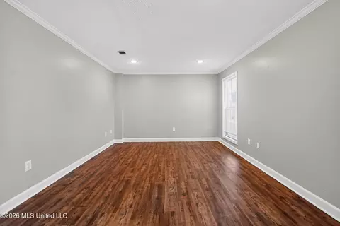 Living - 1127 Oak Glen Pl, Jackson, MS 39212 photo 6 of 10