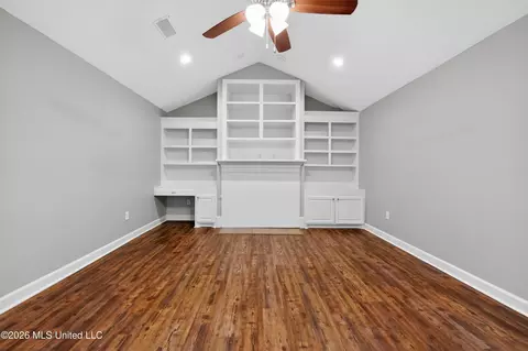 Living - 1127 Oak Glen Pl, Jackson, MS 39212 photo 5 of 10