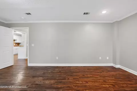 Living - 1127 Oak Glen Pl, Jackson, MS 39212 photo 4 of 10