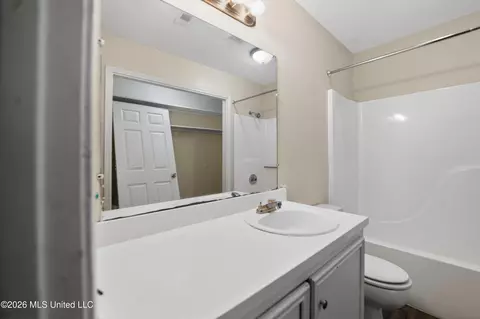 Bath - 4253 Cypress Dr, Jackson, MS 39212 photo 4 of 4