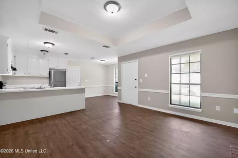 Living - 4253 Cypress Dr, Jackson, MS 39212 photo 3 of 3