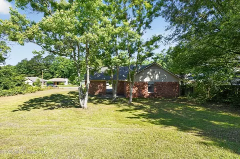 Exterior - 4253 Cypress Dr, Jackson, MS 39212 photo 1 of 4