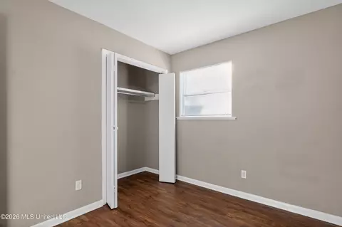 Bedroom - 1439 Gibralter Dr, Jackson, MS 39204 photo 10 of 11