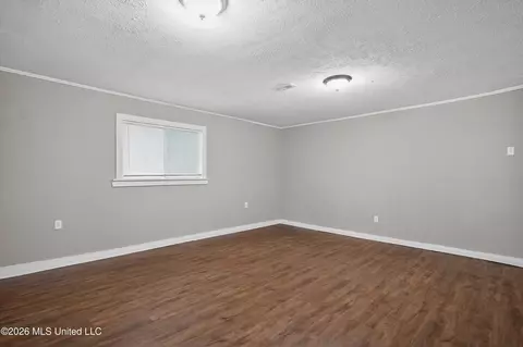 Living - 1439 Gibralter Dr, Jackson, MS 39204 photo 2 of 4