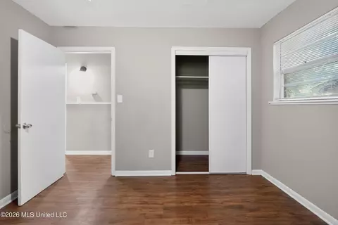 Bedroom - 1439 Gibralter Dr, Jackson, MS 39204 photo 6 of 11
