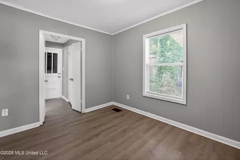 Entry Way - 609 Belvedere Rd, Jackson, MS 39206 photo 2 of 5