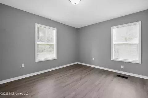 Bedroom - 609 Belvedere Rd, Jackson, MS 39206 photo 2 of 9