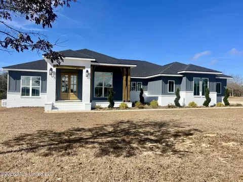 2410 Timber Ln, Lucedale, MS 39452