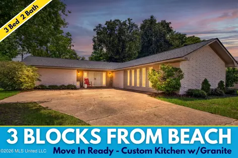 205 Ash Ln, Gulfport, MS 39507