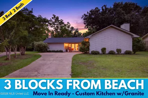 205 Ash Ln, Gulfport, MS 39507