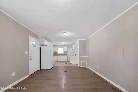 Living - 119 Martin Rd, Brandon, MS 39042 photo 2 of 3