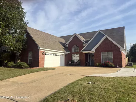 1262 Greenwich Dr, Hernando, MS 38632