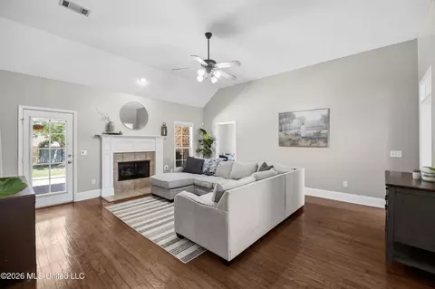 Living - 134 Bradfield Rd, Madison, MS 39110 photo 1 of 1