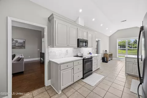 Entry Way - 134 Bradfield Rd, Madison, MS 39110 photo 1 of 3