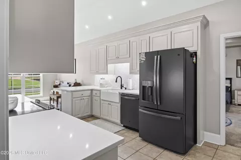Kitchen - 134 Bradfield Rd, Madison, MS 39110 photo 2 of 3