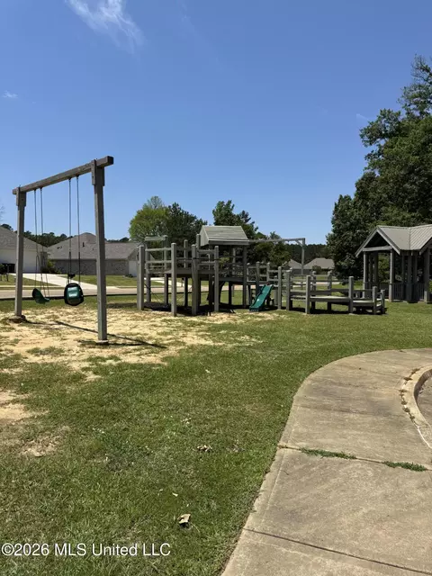 Exterior - 523 Stone Brook Pl, Brandon, MS 39042 photo 4 of 4