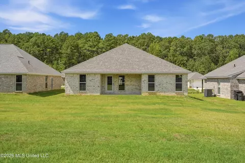 Exterior - 523 Stone Brook Pl, Brandon, MS 39042 photo 2 of 5