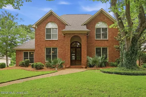 301 Feather Gln, Ridgeland, MS 39157