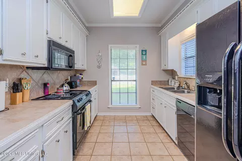 Kitchen - 548 Trace View Rd, Madison, MS 39110 photo 1 of 3