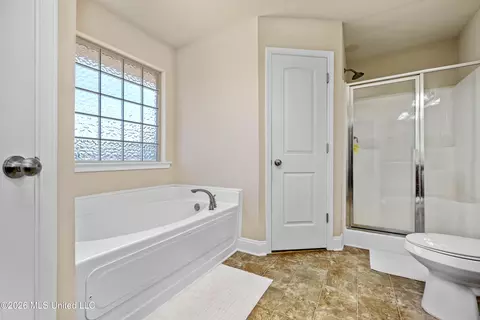 Bath - 2126 Great Barrington Pl, Nesbit, MS 38651 photo 1 of 3