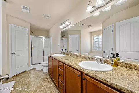 Bath - 2126 Great Barrington Pl, Nesbit, MS 38651 photo 2 of 3